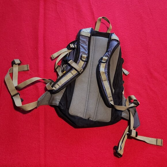 Camelbak Daypack - Picture 2 of 5